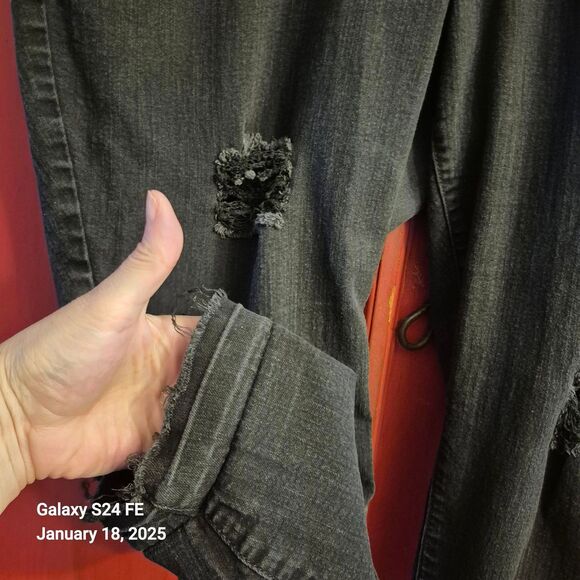 Torrid Denim 24 R Distressed Black Stretch Denim Jeans Rough Edge Bottom EUC - Picture 4 of 4